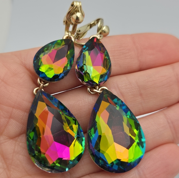 ✨3/$30✨ Emerald Green Iridescent Aurora Borealis Multicolor Teardrop Earrings - Picture 10 of 10
